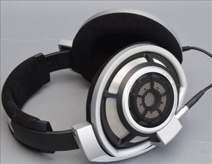 Sennheiser-HD800 ultra-high quality headphones